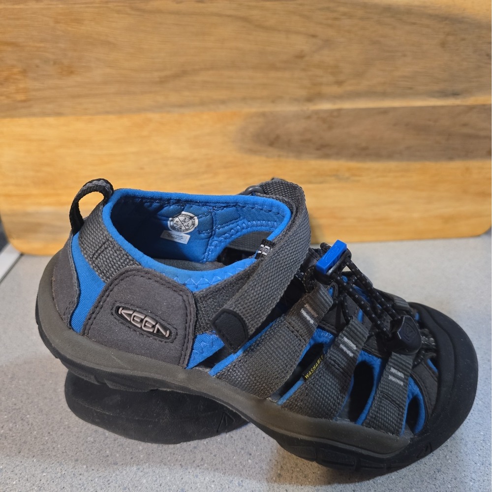 Youth Keen Newport H2 Waterproof Outdoor Hiking Shoes Sandals Size 3 Gorpcore